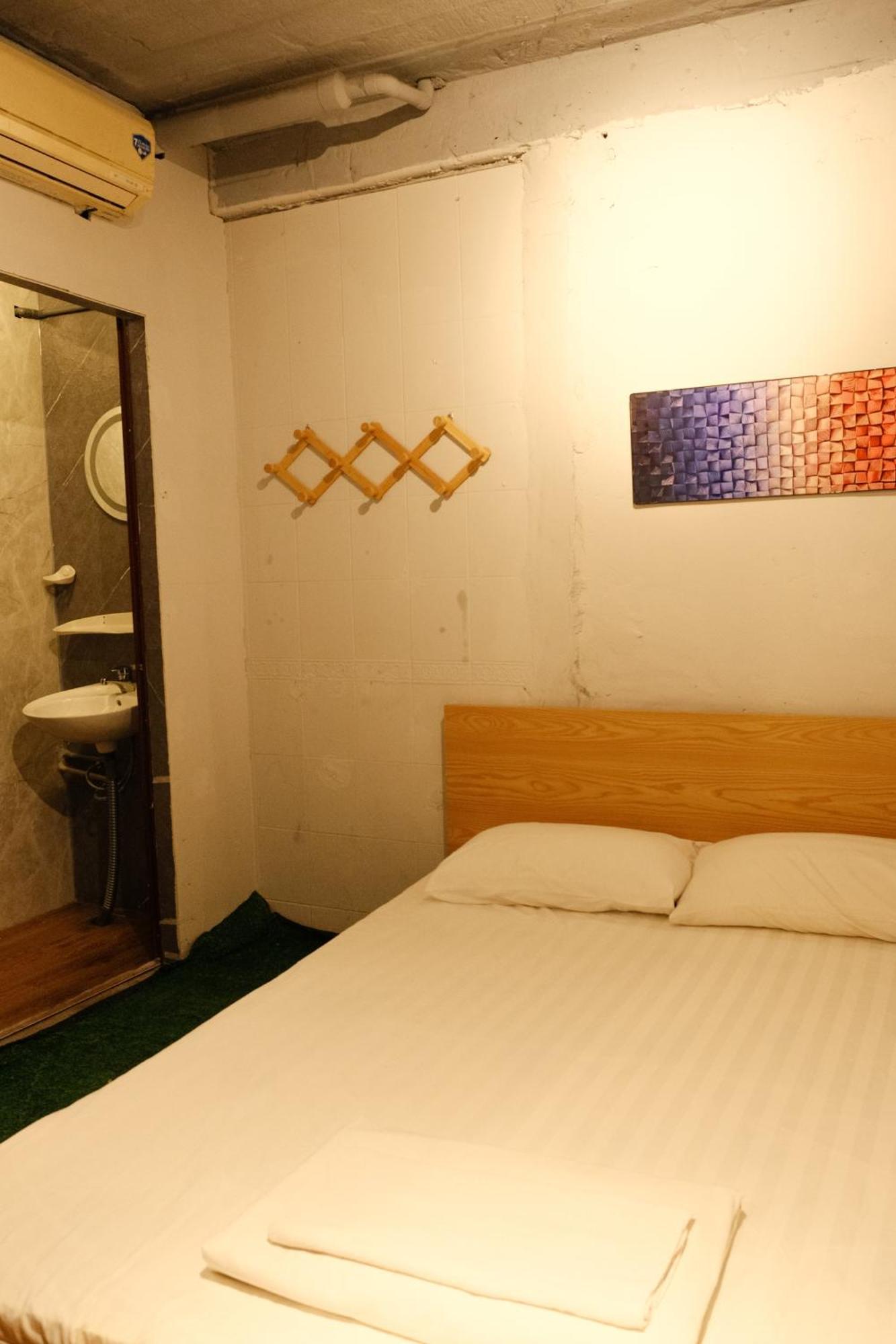 Ubuntu Hostel - Book Tour Here , Stay Here Free Hanoi Bagian luar foto